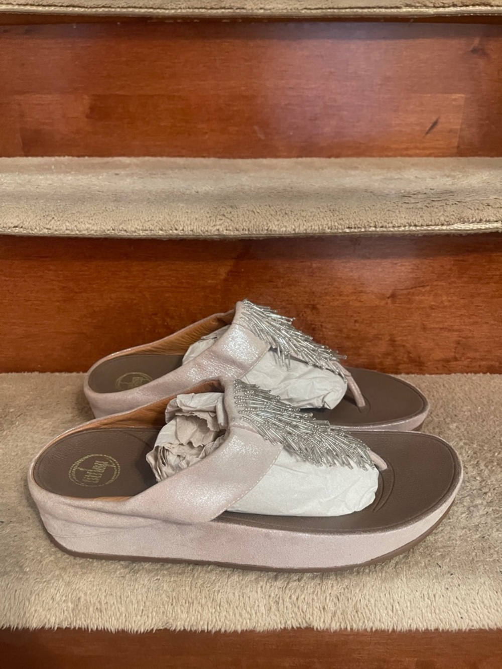 FitFlop Women's Champagne Metallic Fringe Wedge Sandals In Excellent Condition